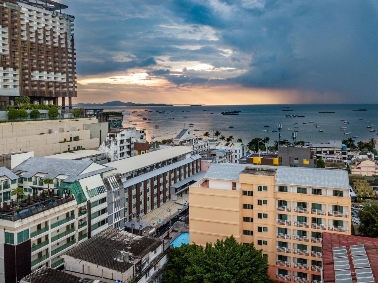 Eastiny Plaza Hotel Pattaya Luaran gambar